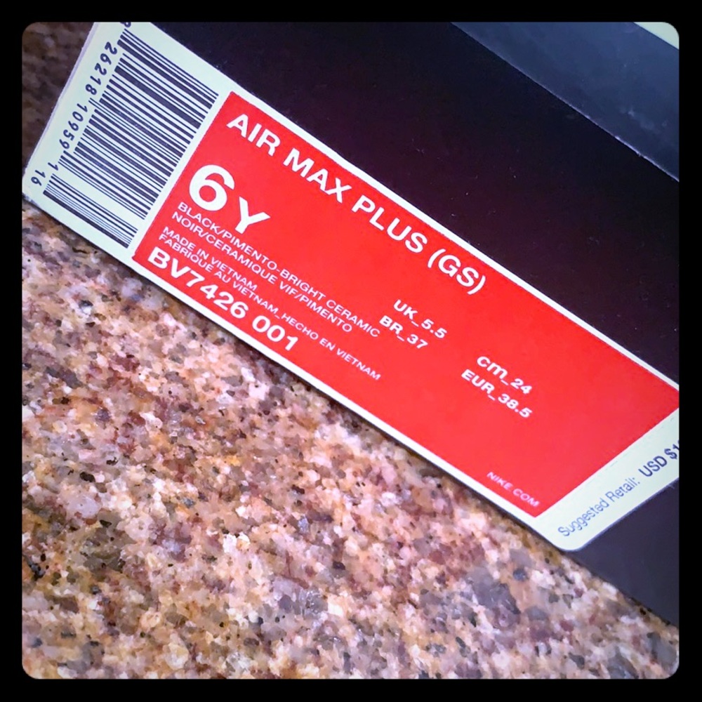 Nike air max tn (sunset) size : 6Y